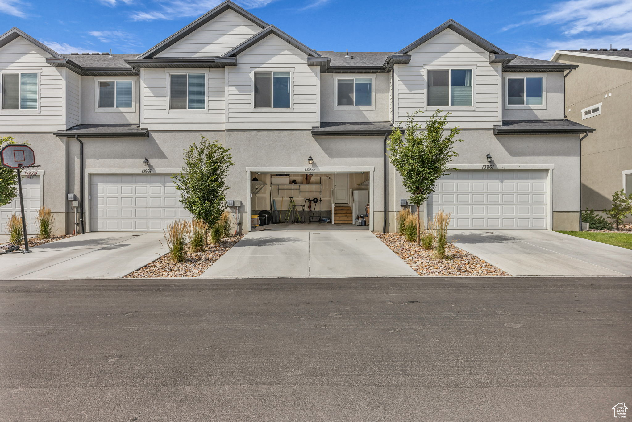 Herriman, Utah, 84096, United States, 4 Bedrooms Bedrooms, ,4 BathroomsBathrooms,Residential,For Sale,1907330