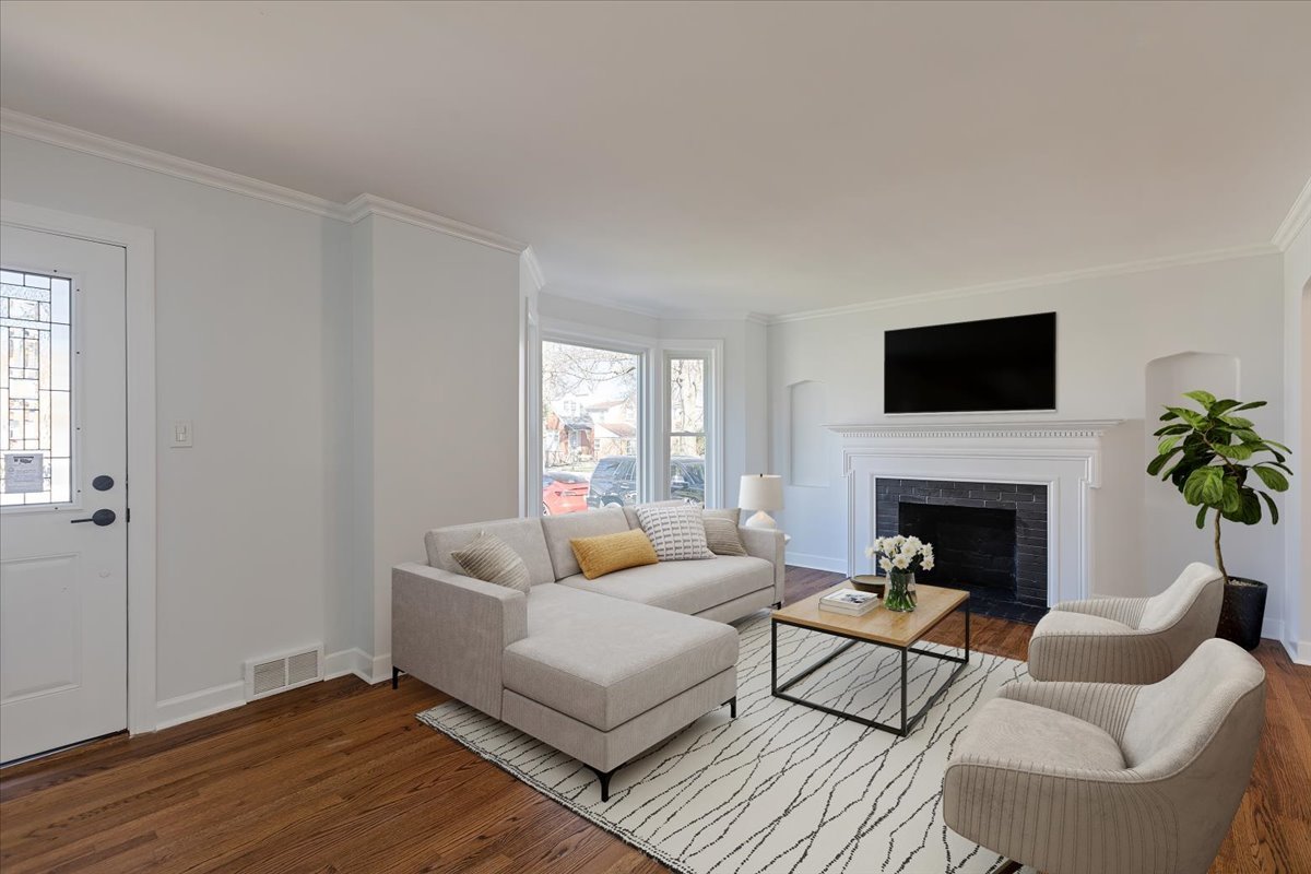 Lincolnwood, Illinois, 60712, United States, 3 Bedrooms Bedrooms, ,2 BathroomsBathrooms,Residential,For Sale,1900722