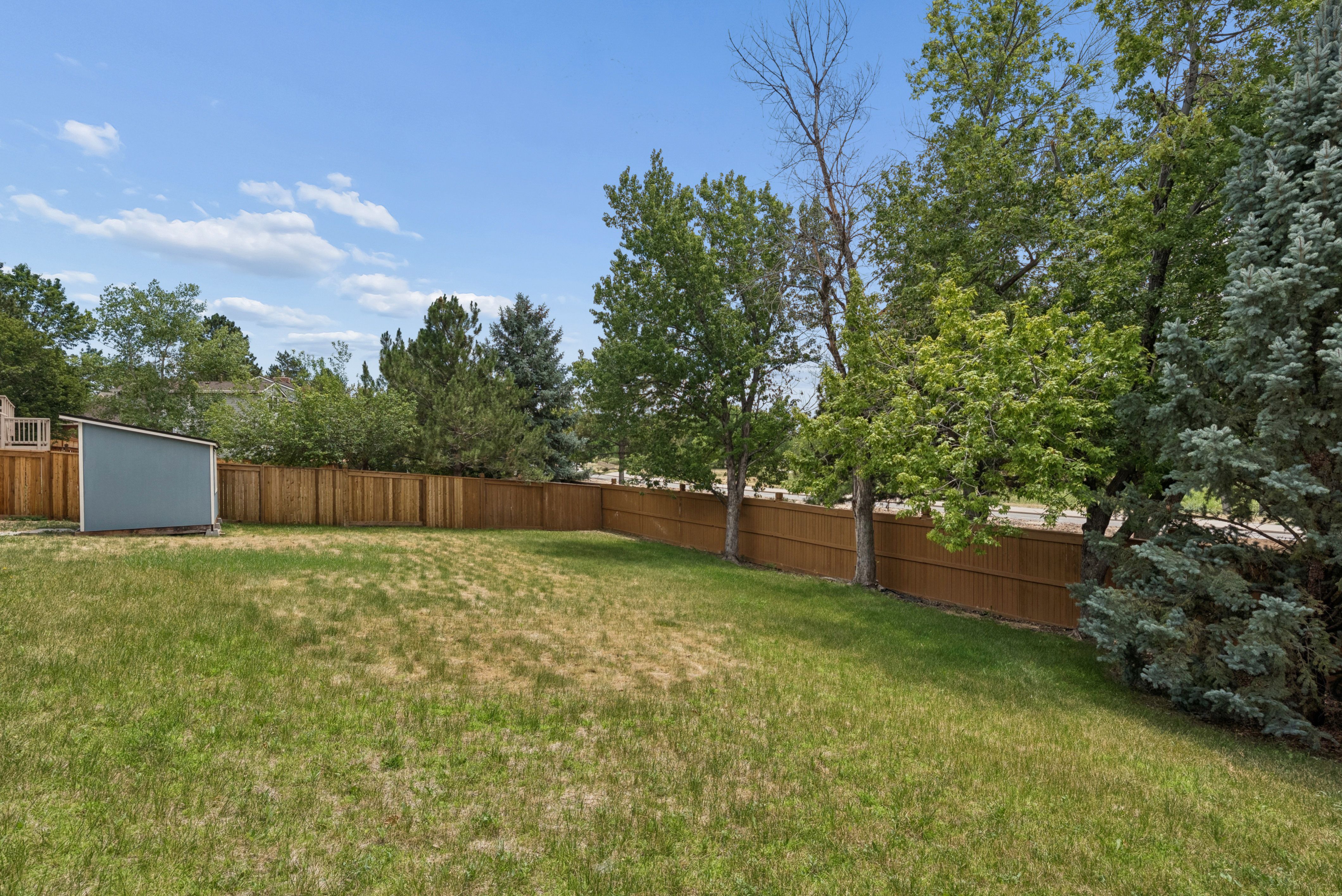  Nestled on a cul-de-sac in the sought-after Piney Creek neighborhood, - 物件實景