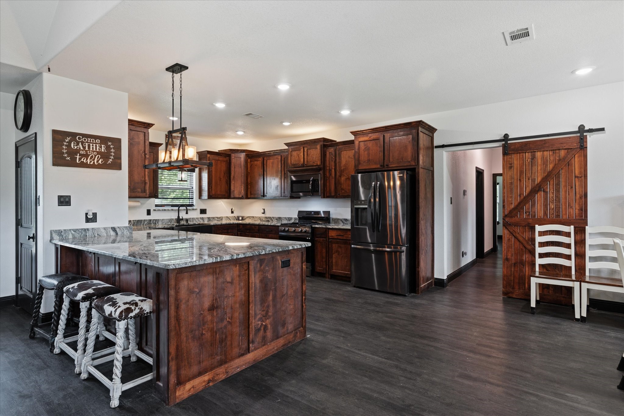 Bowie, Texas, 76230, United States, 4 Bedrooms Bedrooms, ,4 BathroomsBathrooms,Residential,For Sale,1895366