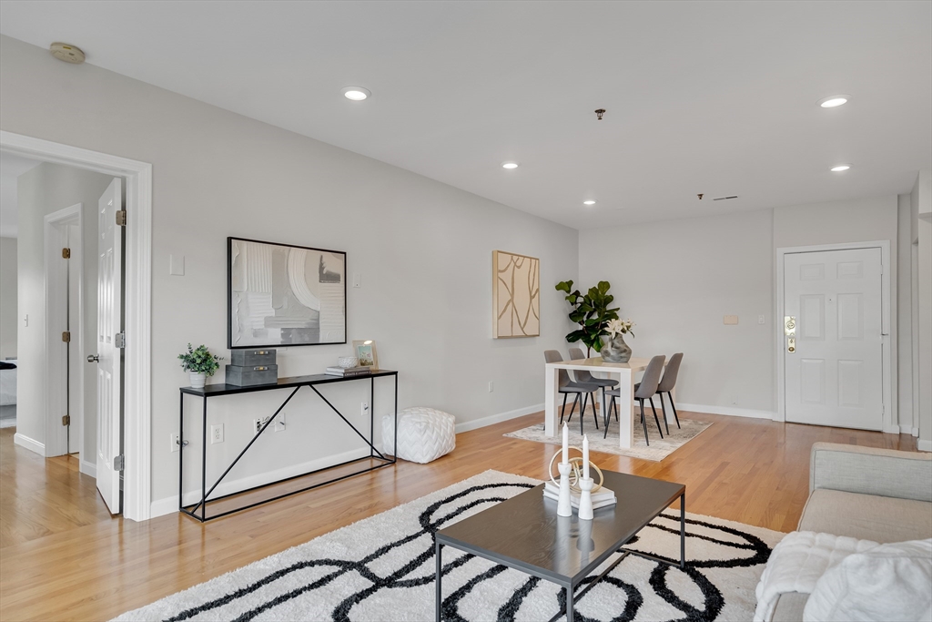 Cambridge, Massachusetts, 02140, United States, 2 Bedrooms Bedrooms, ,2 BathroomsBathrooms,Residential,For Sale,1939324