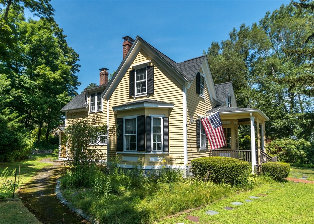 Waltham, Massachusetts, 02451, United States, 5 Bedrooms Bedrooms, ,3 BathroomsBathrooms,Residential,For Sale,1708573