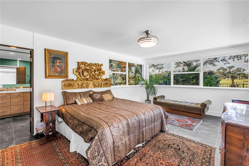 St Petersburg, Florida, 33704, United States, 4 Bedrooms Bedrooms, ,4 BathroomsBathrooms,Residential,For Sale,1991901