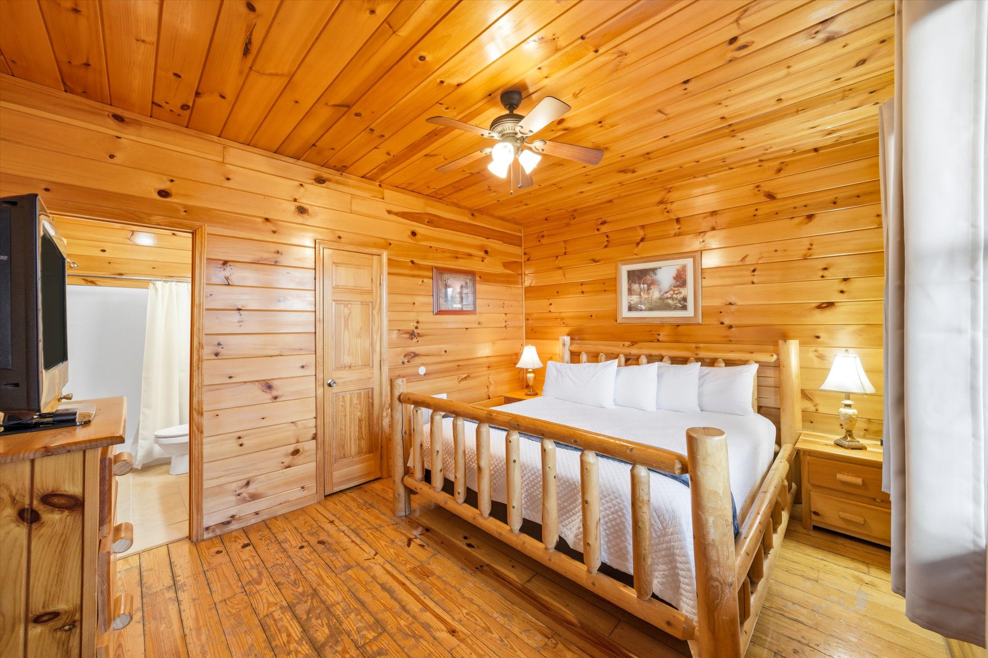 Sevierville, Tennessee, 37876-3406, United States, 3 Bedrooms Bedrooms, ,5 BathroomsBathrooms,Residential,For Sale,2048789