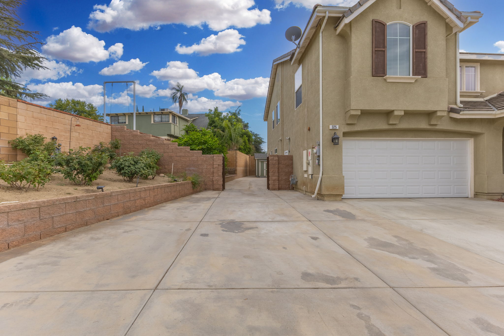 Redlands, California, 92374, United States, 6 Bedrooms Bedrooms, ,4 BathroomsBathrooms,Residential,For Sale,1923576
