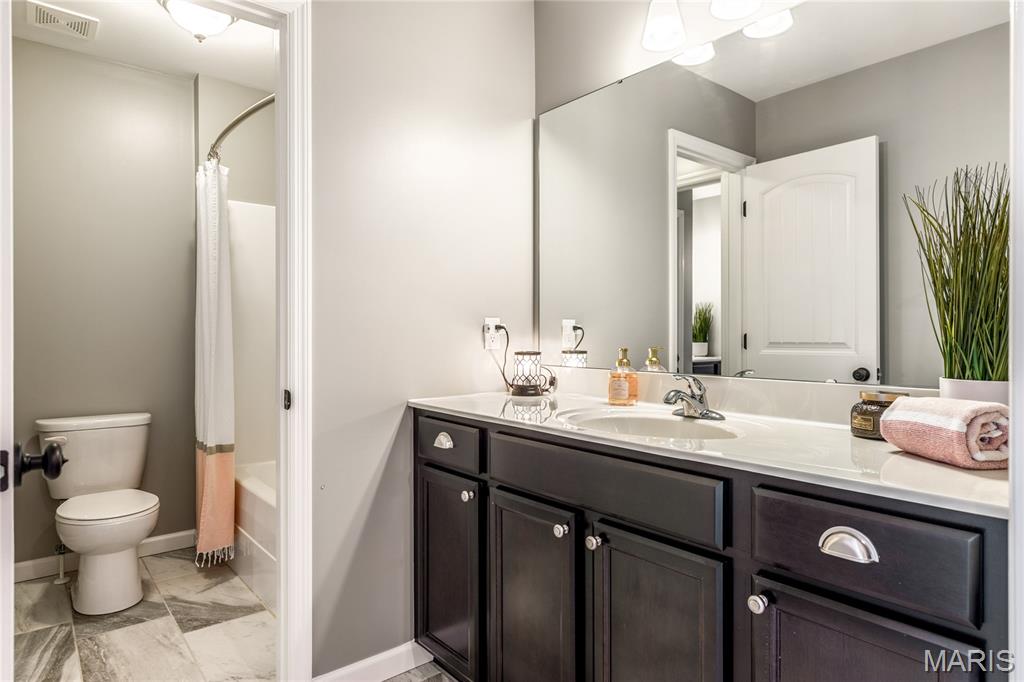 Lake St Louis, Missouri, 63367, United States, 4 Bedrooms Bedrooms, ,4 BathroomsBathrooms,Residential,For Sale,1987646