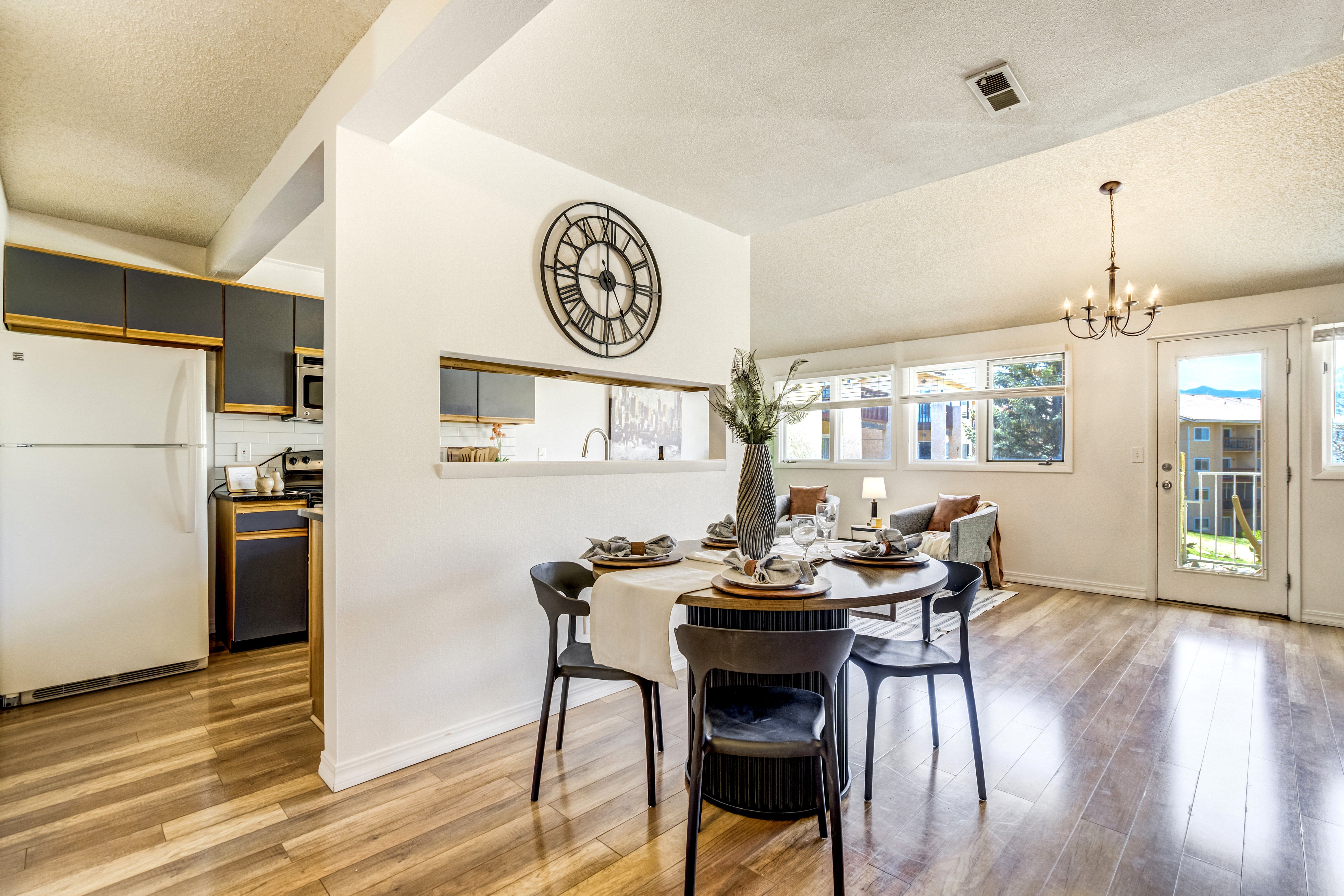  Elevated Westside Style in This Beautifully Refreshed Promontory Point Condo - 物件實景