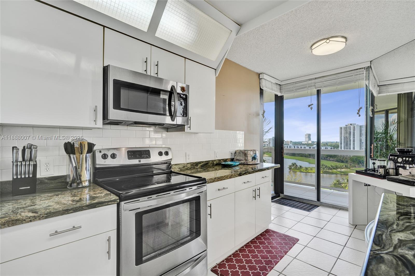 Aventura, Florida, 33180, United States, 2 Bedrooms Bedrooms, ,2 BathroomsBathrooms,Residential,For Sale,1954501