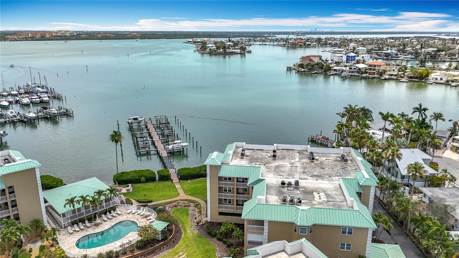 Madeira Beach, Florida, 33708, United States, 2 Bedrooms Bedrooms, ,2 BathroomsBathrooms,Residential,For Sale,1981210