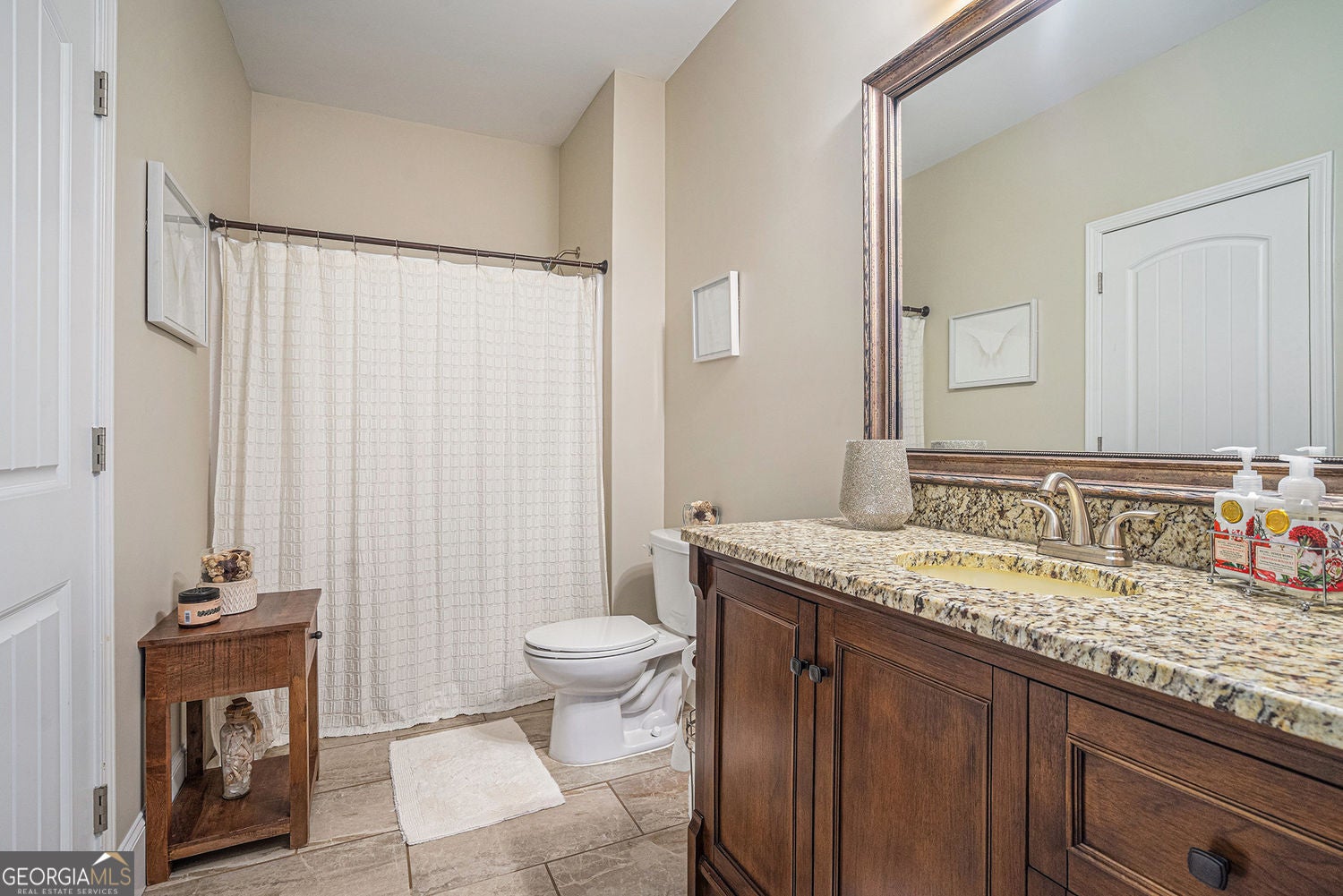 Auburn, Georgia, 30011, United States, 5 Bedrooms Bedrooms, ,3 BathroomsBathrooms,Residential,For Sale,2002297