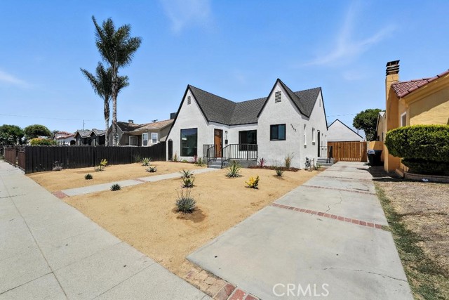 Los Angeles, California, 90047, United States, 2 Bedrooms Bedrooms, ,1 BathroomBathrooms,Residential,For Sale,1931477