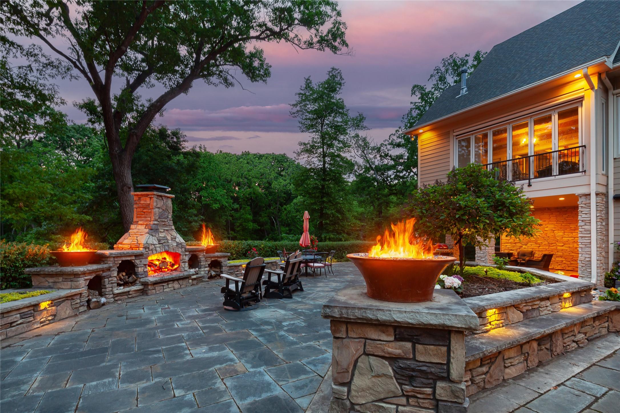 Urbandale, Iowa, 50323, United States, 4 Bedrooms Bedrooms, ,6 BathroomsBathrooms,Residential,For Sale,1980001