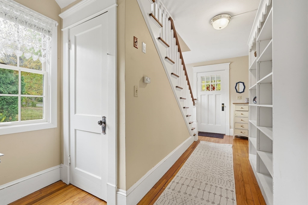 South Hadley, Massachusetts, 01075, United States, 4 Bedrooms Bedrooms, ,2 BathroomsBathrooms,Residential,For Sale,1970886