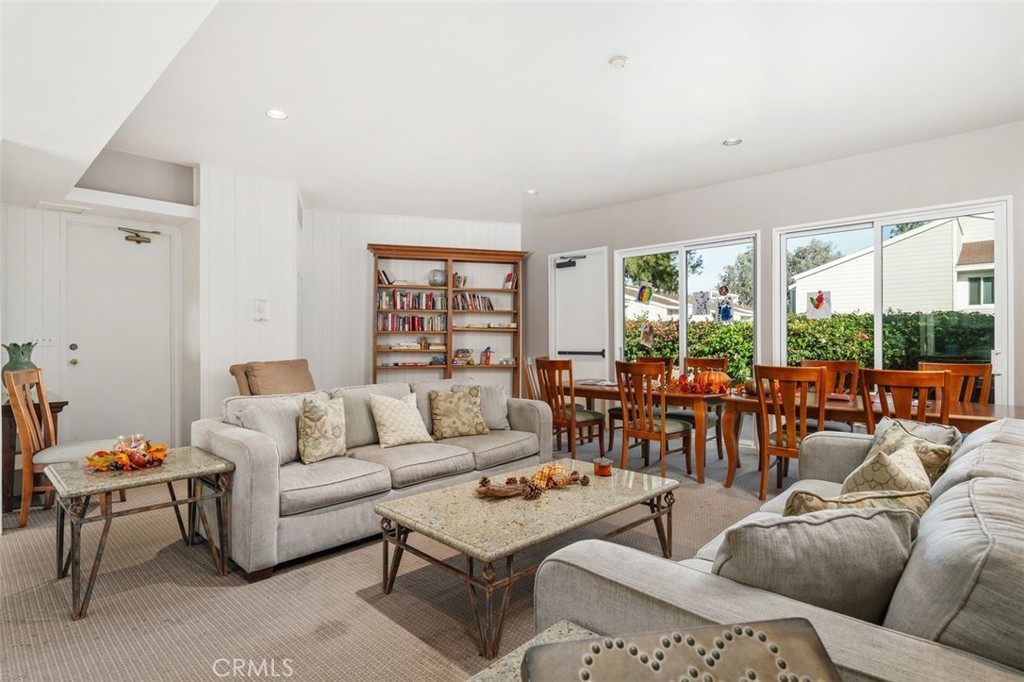 Northridge, California, 91325, United States, 2 Bedrooms Bedrooms, ,3 BathroomsBathrooms,Residential,For Sale,1991947