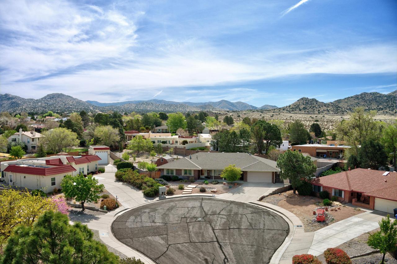 1116 Castellano Court SE, Albuquerque, New Mexico, 87123, United States, 4 Bedrooms Bedrooms, ,3 BathroomsBathrooms,Residential,For Sale,1116 Castellano Court SE,1627649