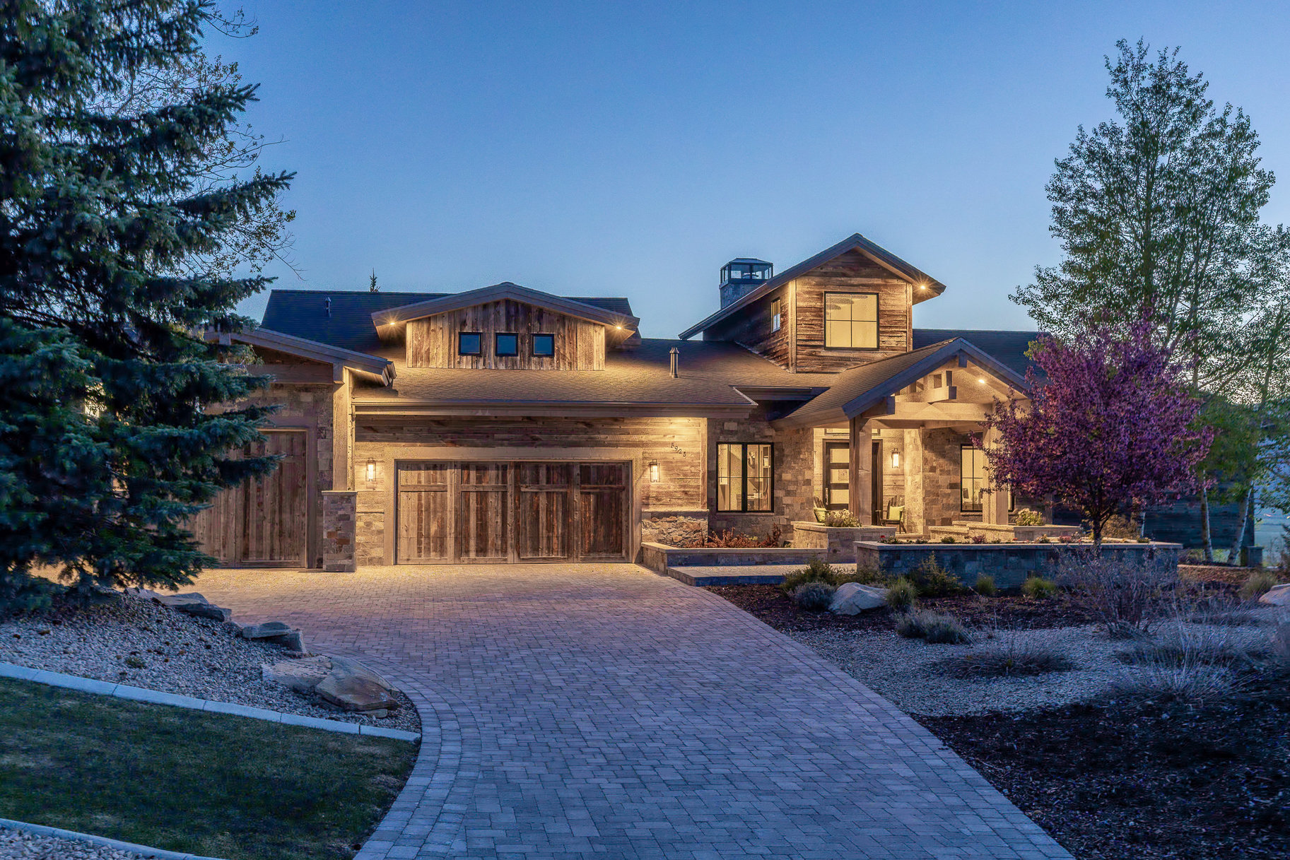  Framed by Panoramic Mountain Views with Access to Round Valley