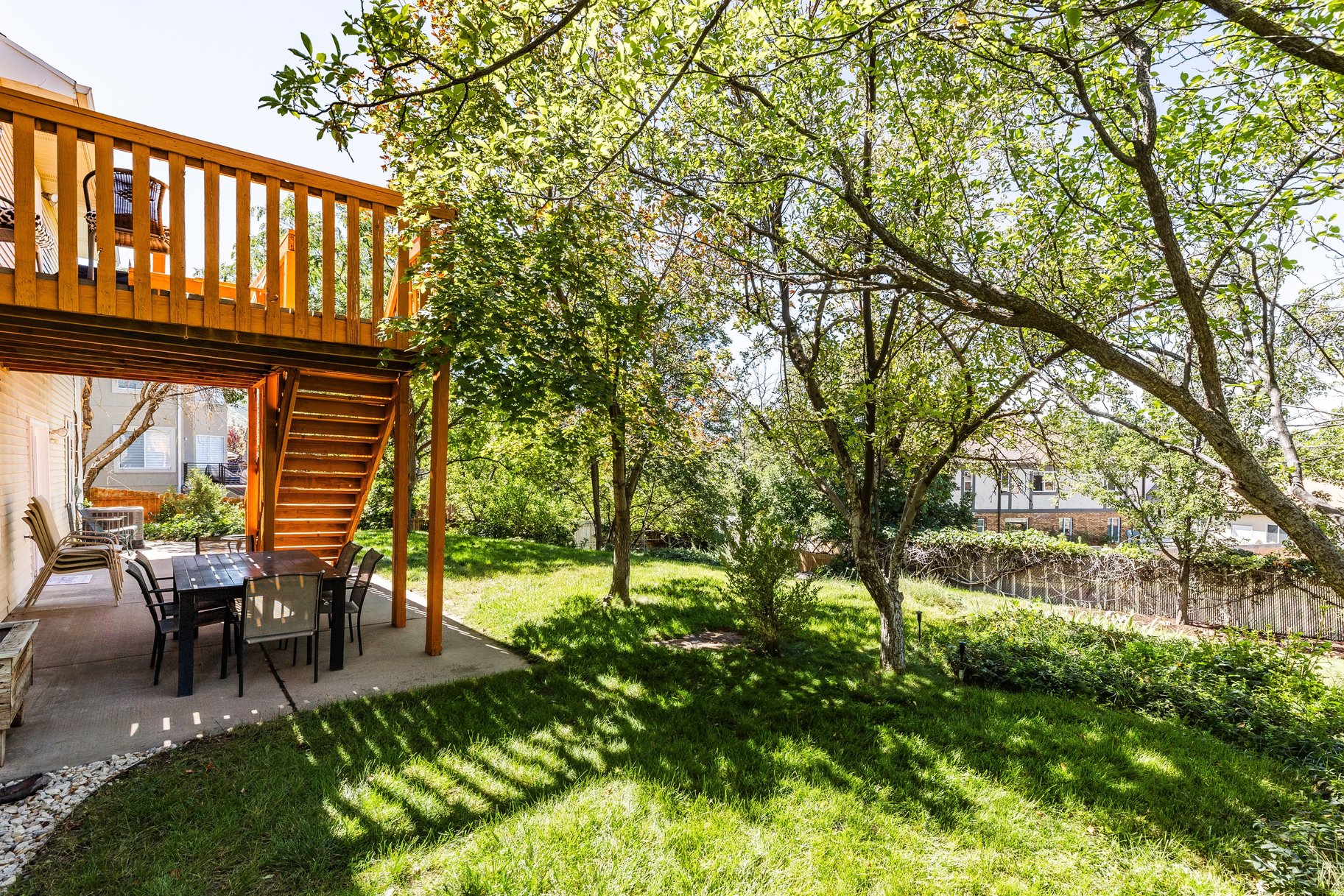 Large Multi-Level Sandy Home with Rentable Full Basement - 物件實景