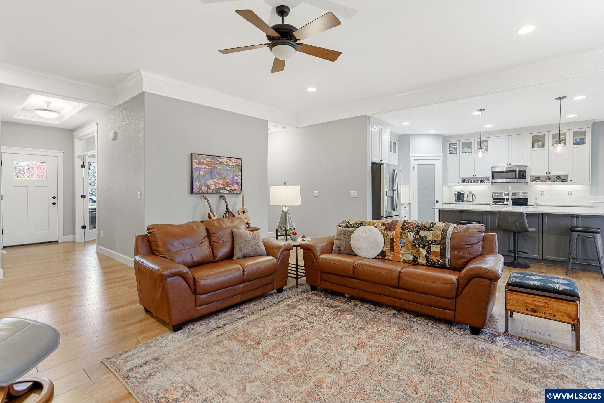 Dallas, Oregon, 97338, United States, 4 Bedrooms Bedrooms, ,2 BathroomsBathrooms,Residential,For Sale,1991904