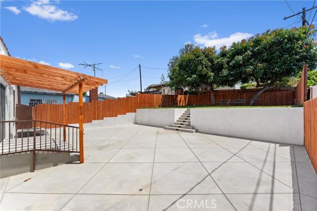 Los Angeles, California, 90043, United States, 3 Bedrooms Bedrooms, ,2 BathroomsBathrooms,Residential,For Sale,1909410