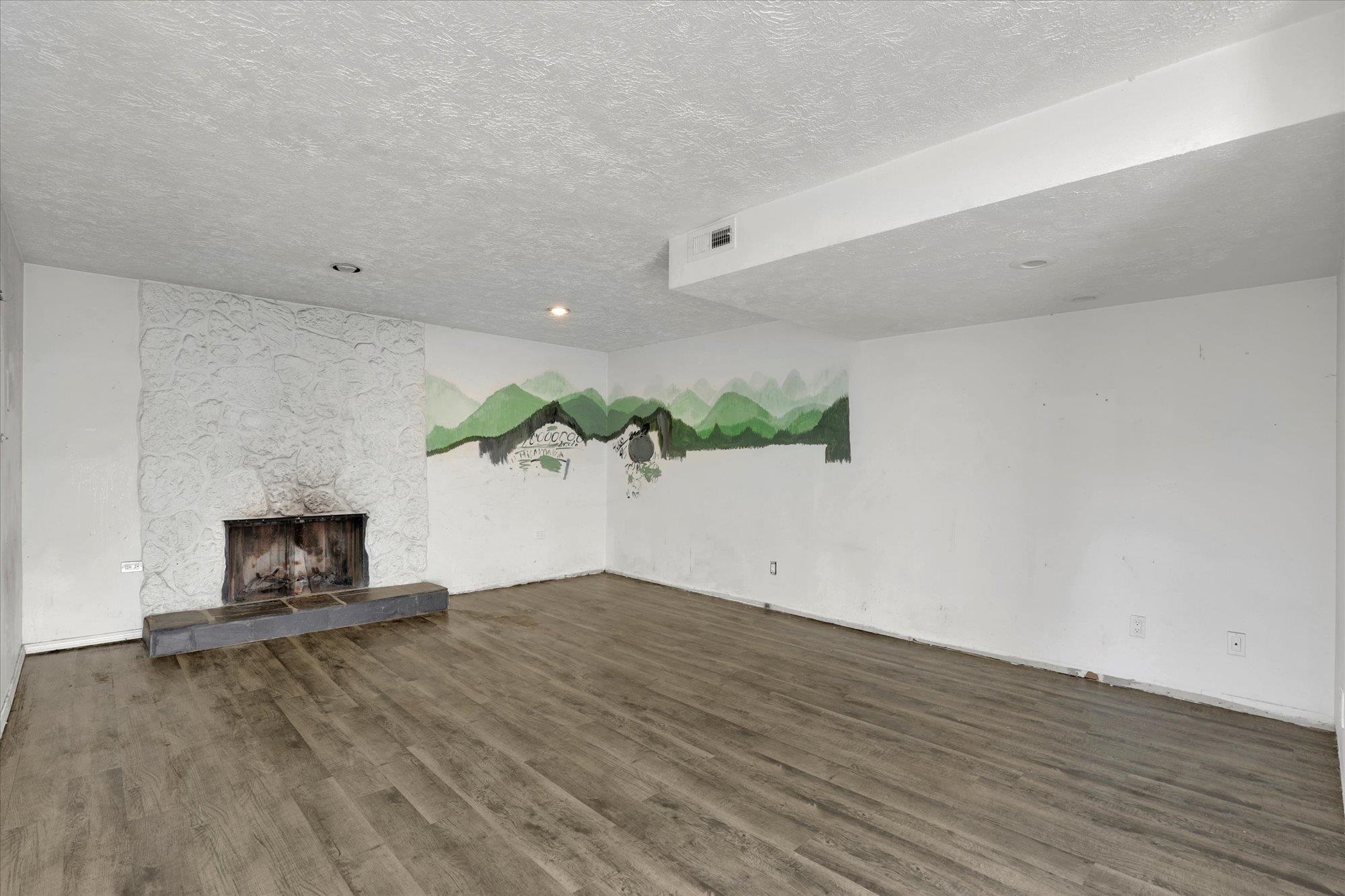 Mead, Washington, 99021, United States, 6 Bedrooms Bedrooms, ,3 BathroomsBathrooms,Residential,For Sale,1958324