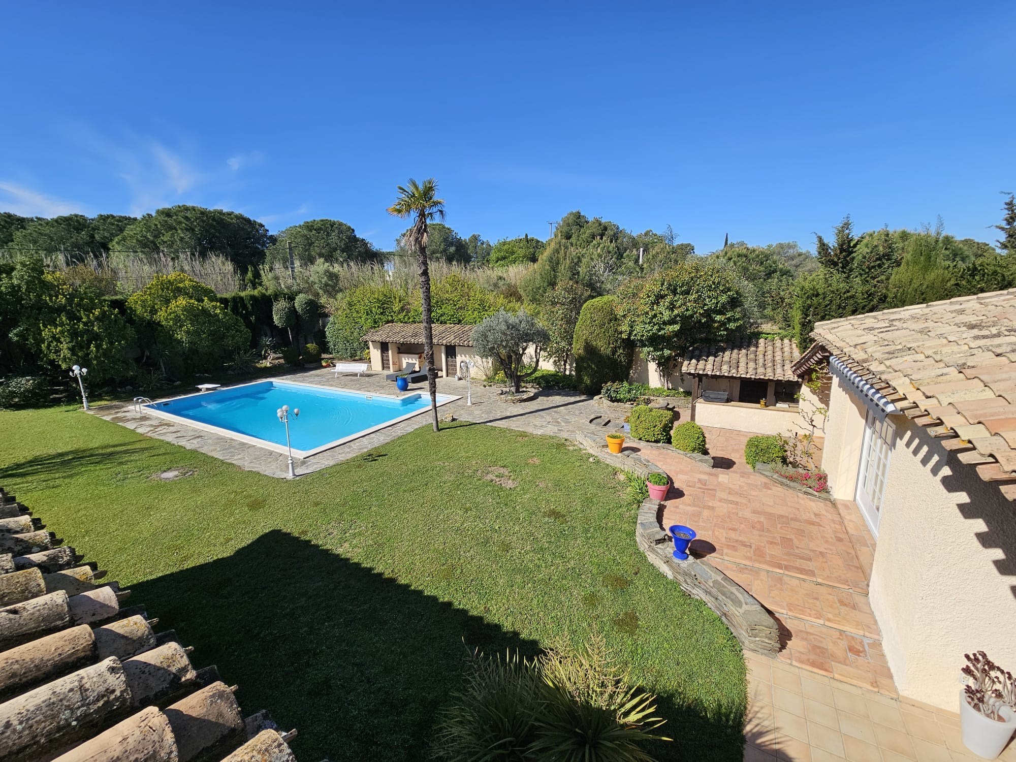  House of over 280m² on 4900m² of grounds with swimming pool, in a peaceful and … - 物件實景