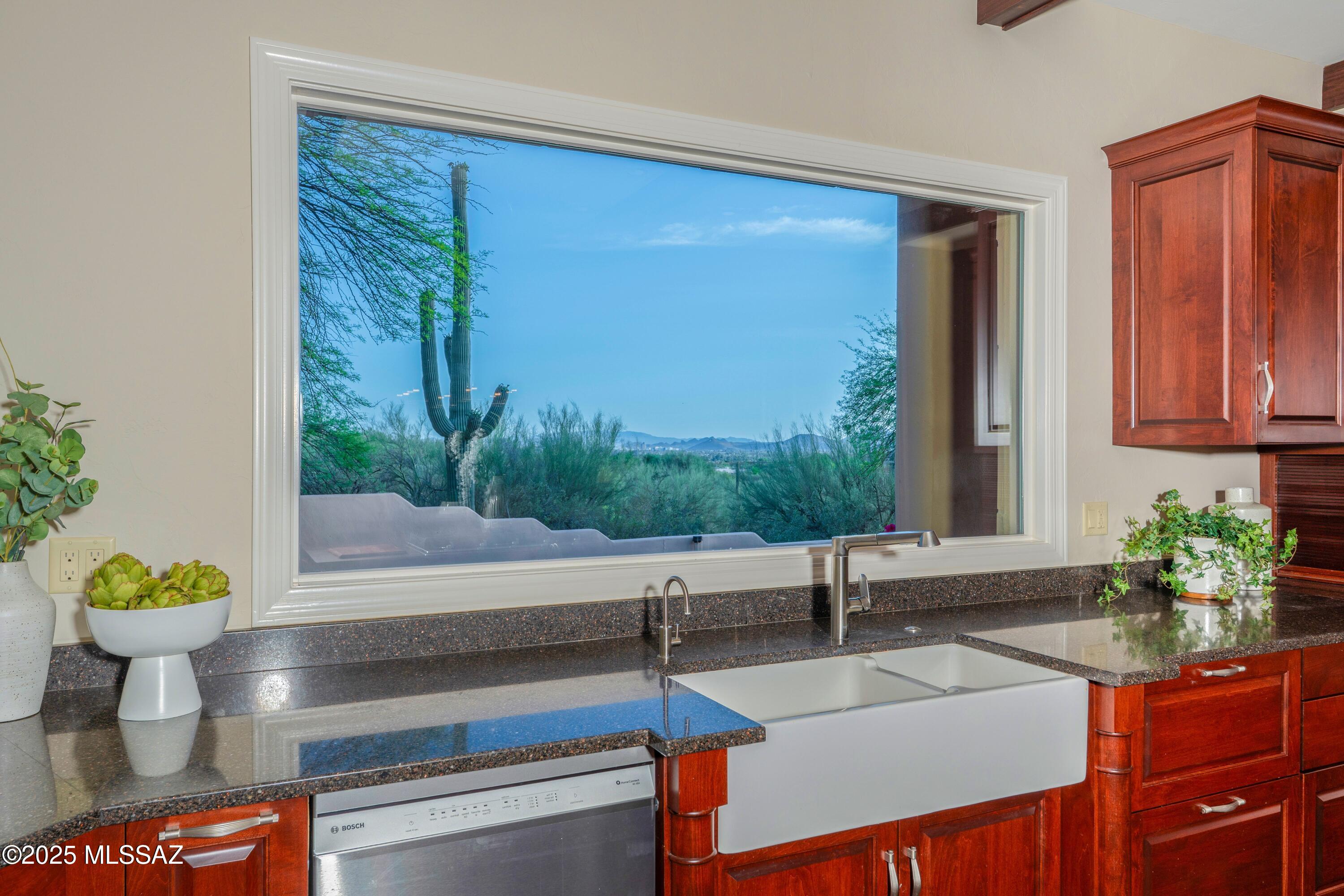 Tucson, Arizona, 85718, United States, 4 Bedrooms Bedrooms, ,4 BathroomsBathrooms,Residential,For Sale,1837380