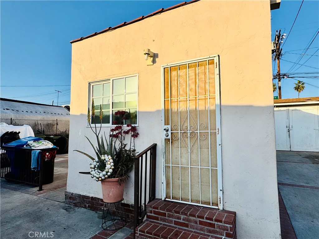Los Angeles, California, 90023, United States, 4 Bedrooms Bedrooms, ,3 BathroomsBathrooms,Residential,For Sale,2013063