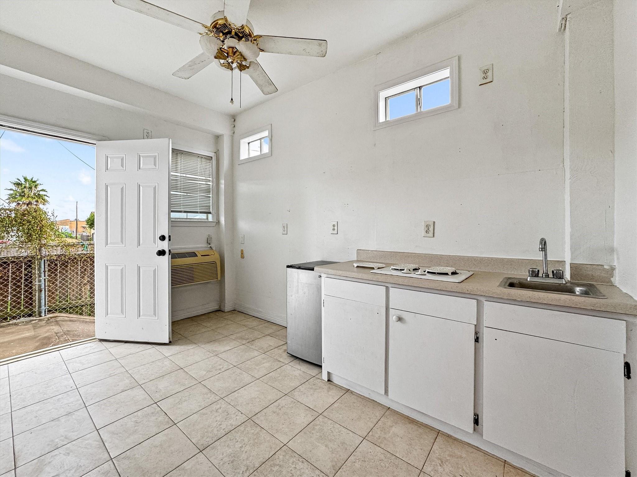 Galveston, Texas, 77551, United States, 4 Bedrooms Bedrooms, ,3 BathroomsBathrooms,Residential,For Sale,1934515