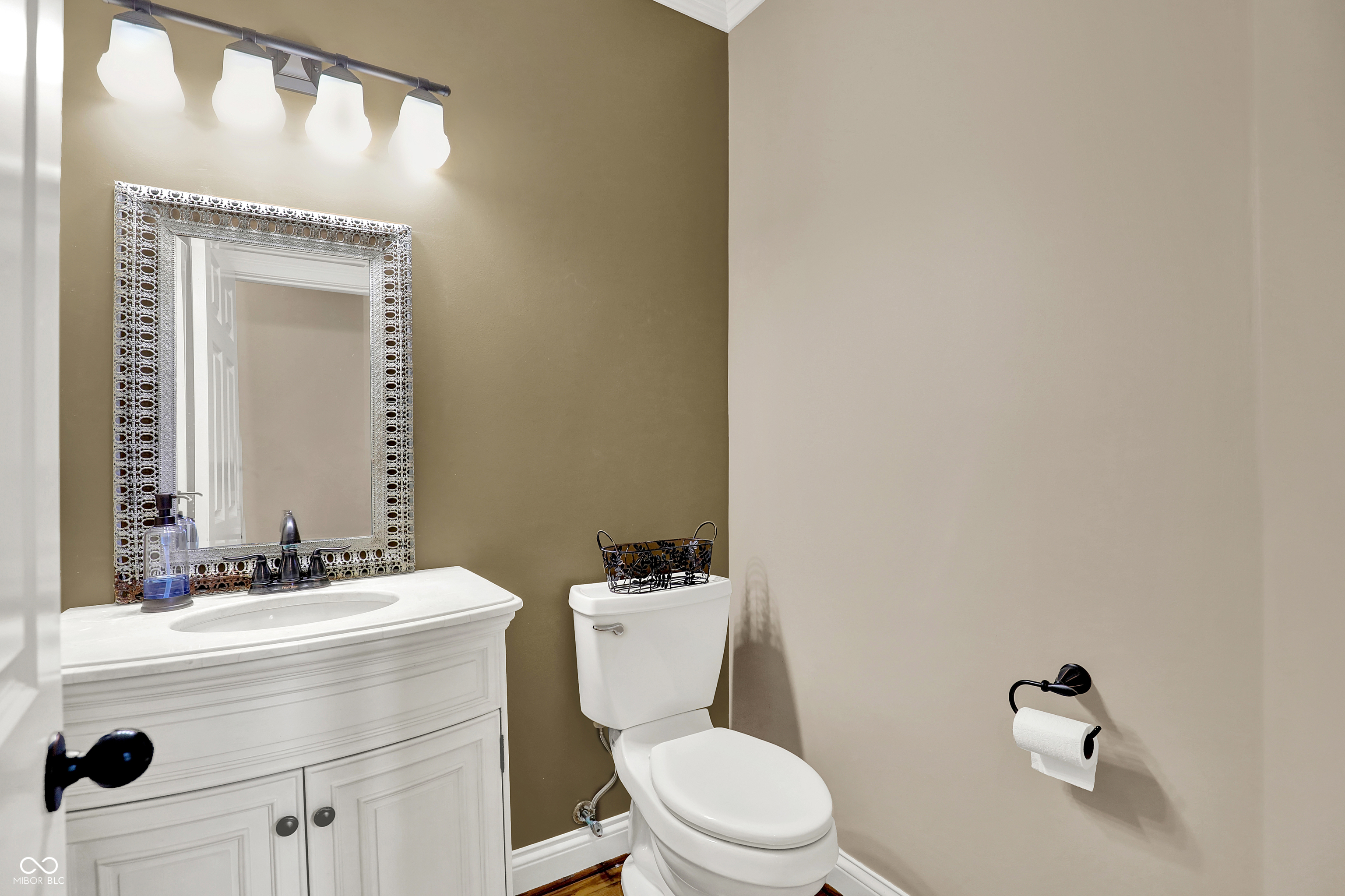 Zionsville, Indiana, 46077, United States, 5 Bedrooms Bedrooms, ,5 BathroomsBathrooms,Residential,For Sale,1978641