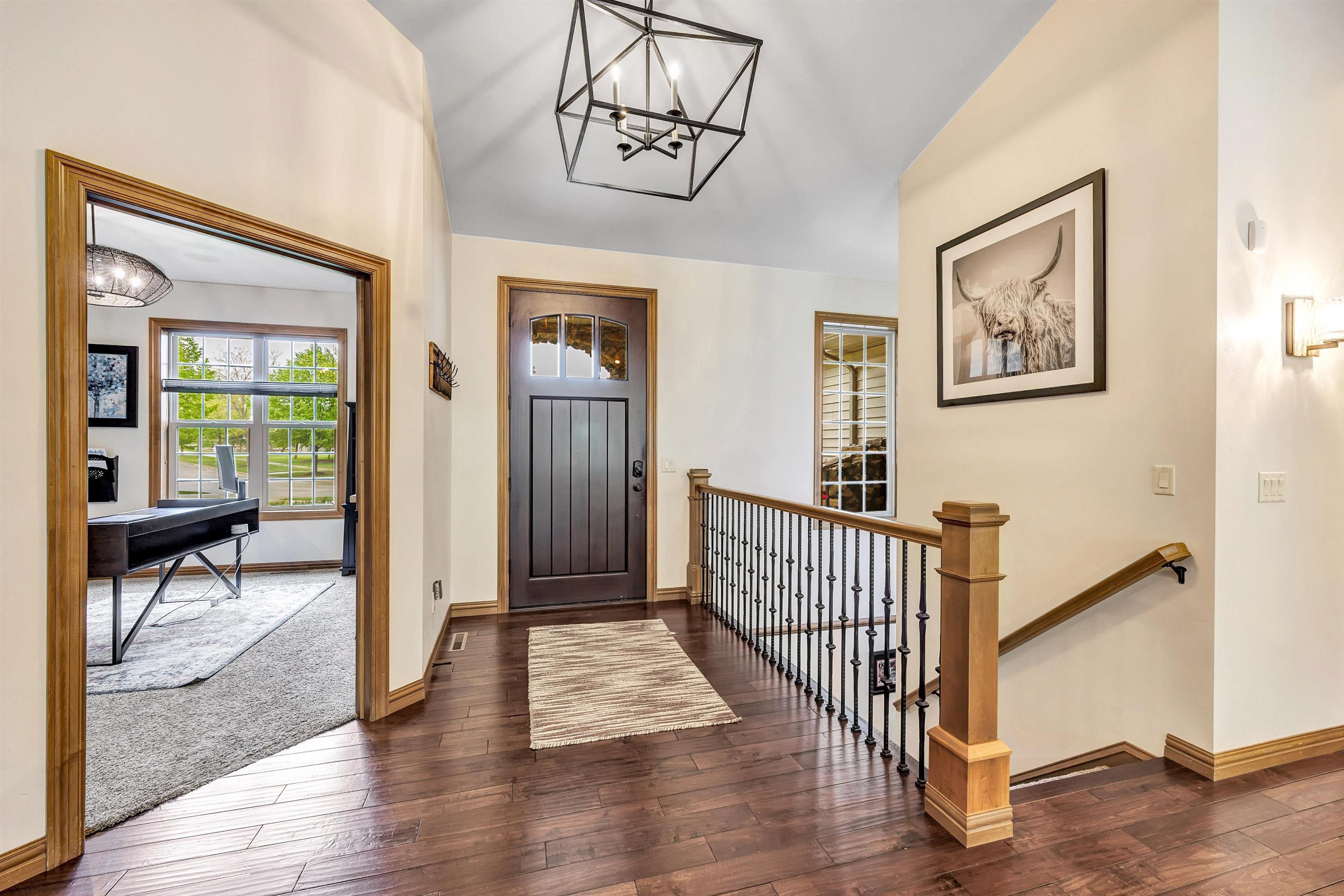 GREEN BAY, Wisconsin, 54313, United States, 5 Bedrooms Bedrooms, ,4 BathroomsBathrooms,Residential,For Sale,1911640