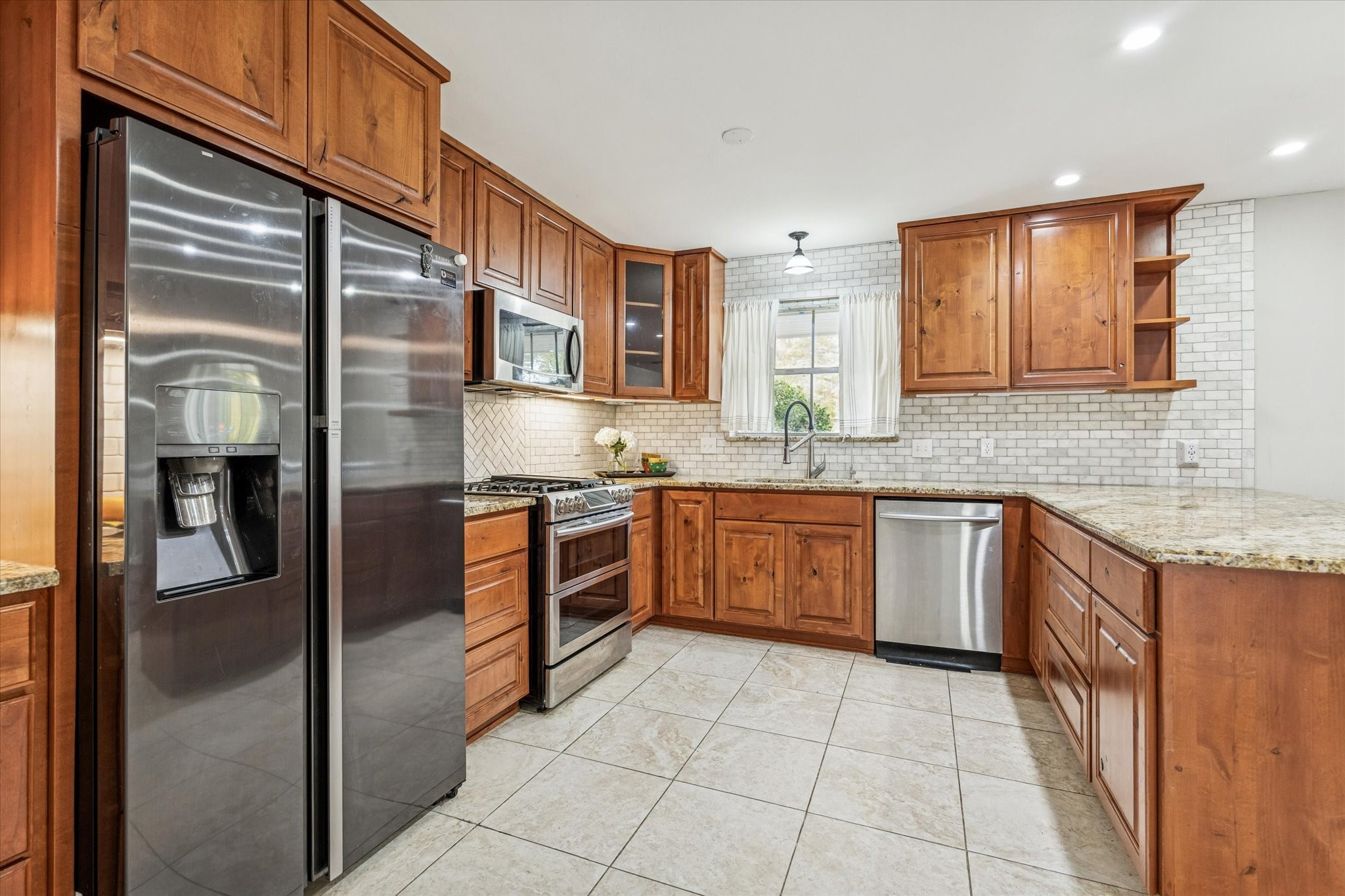  2310 Walnut Bend Lane - 物件實景