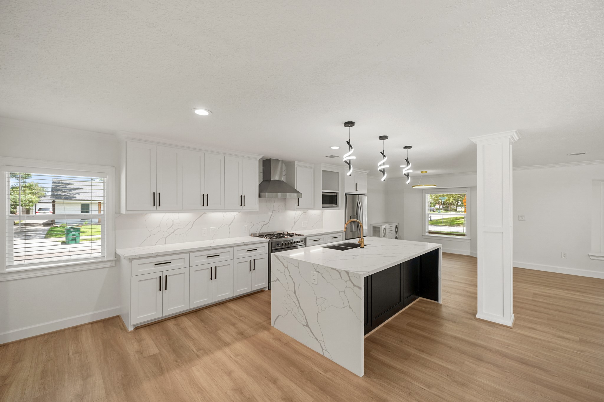 Houston, Texas, 77096, United States, 4 Bedrooms Bedrooms, ,3 BathroomsBathrooms,Residential,For Sale,1901222