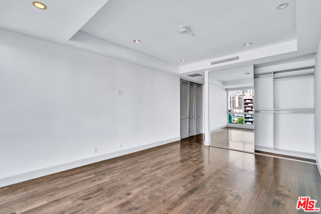 Los Angeles, California, 90024, United States, 2 Bedrooms Bedrooms, ,3 BathroomsBathrooms,Residential,For Sale,1932813