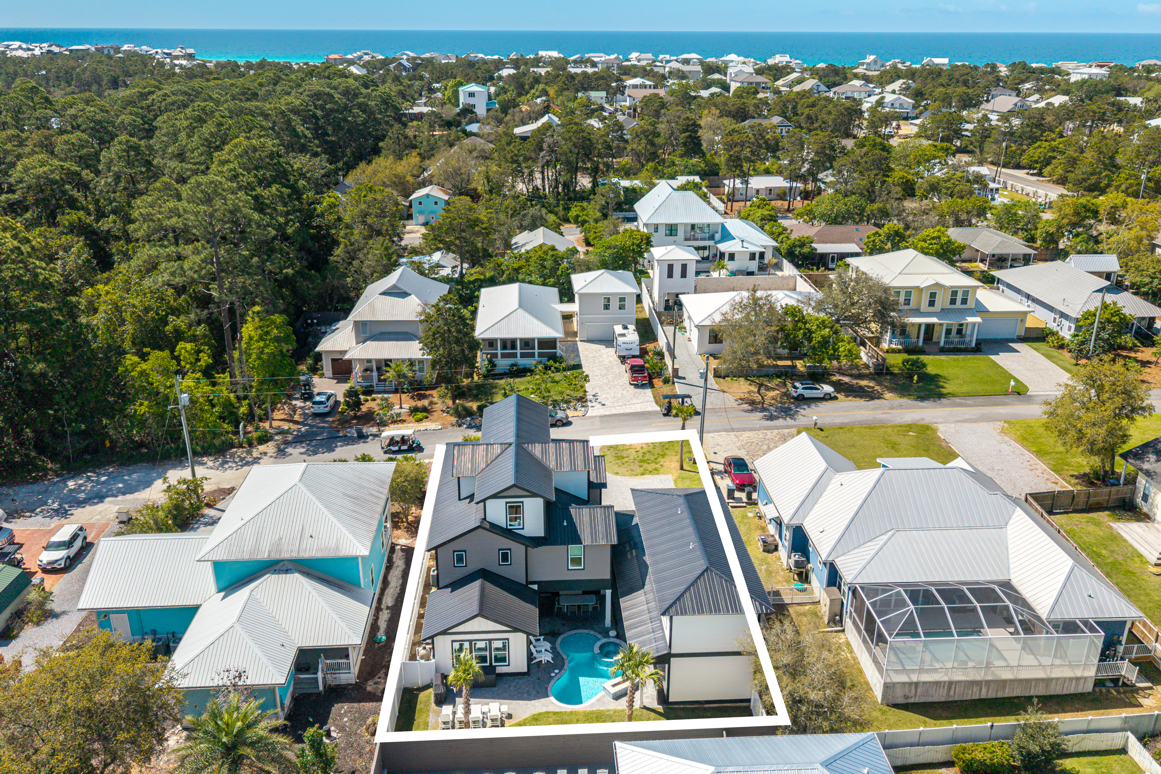  Grand Coastal Retreat With Carriage House And Resort-Style Pool - 物件實景