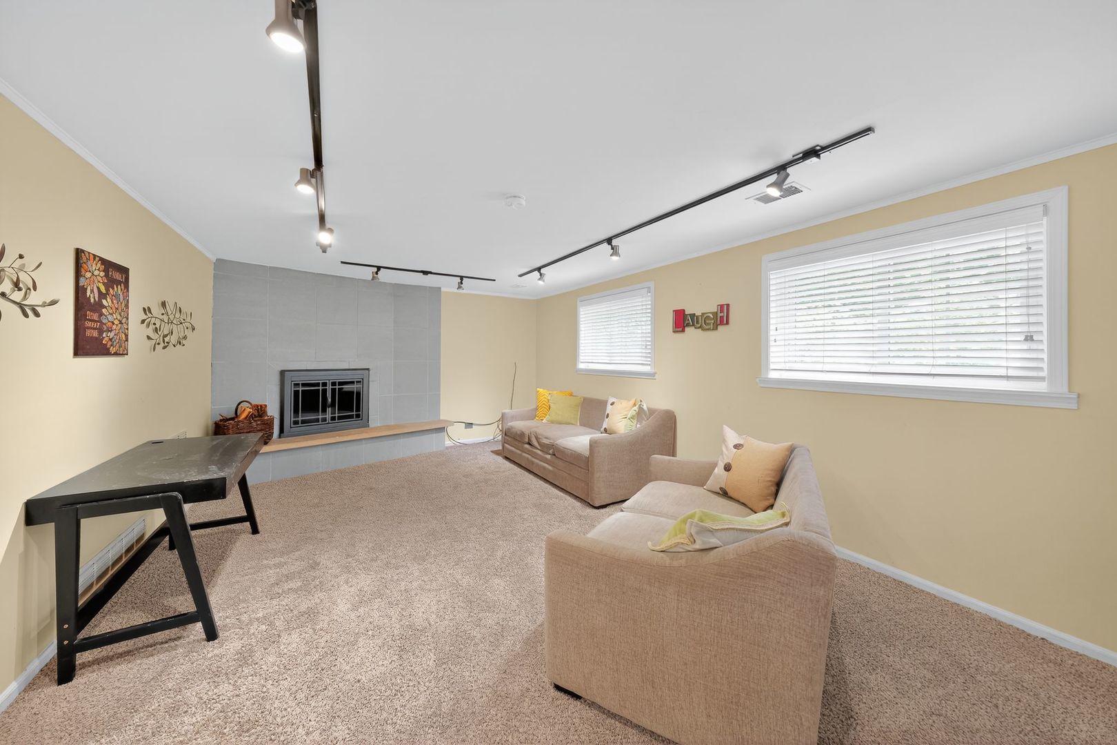 Glenview, Illinois, 60025, United States, 4 Bedrooms Bedrooms, ,3 BathroomsBathrooms,Residential,For Sale,1927417