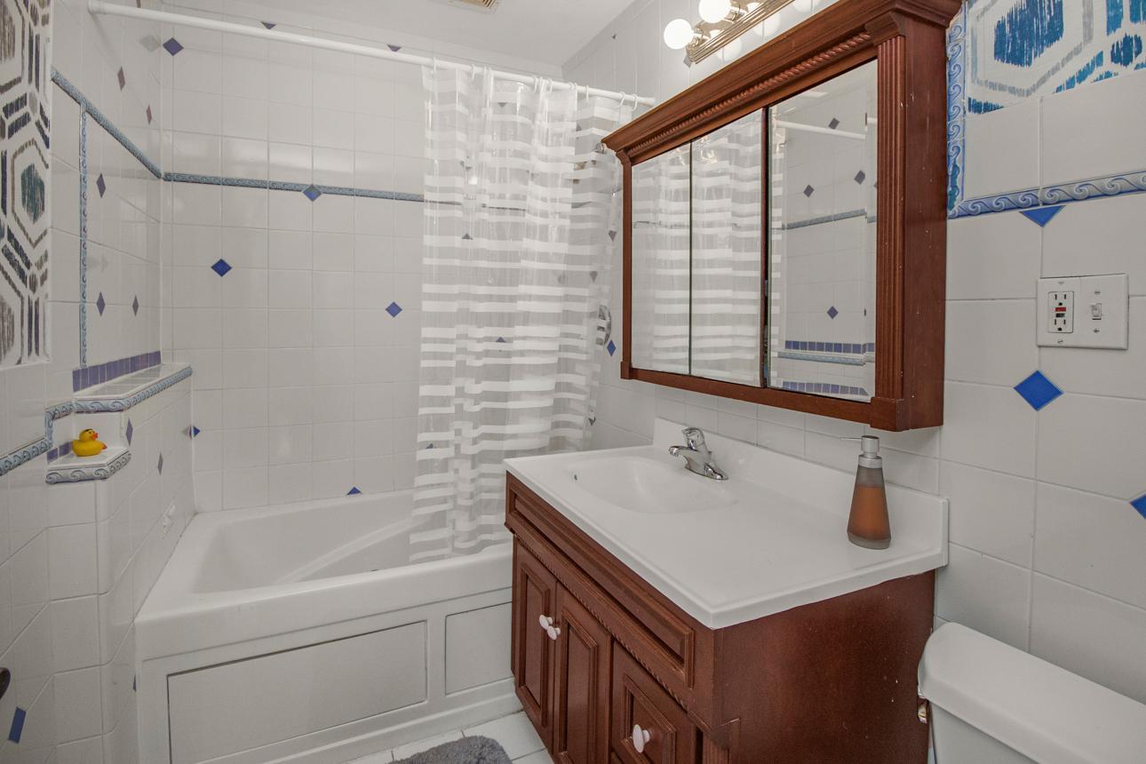 Saint Paul, Minnesota, 55104, United States, 5 Bedrooms Bedrooms, ,3 BathroomsBathrooms,Residential,For Sale,1947967