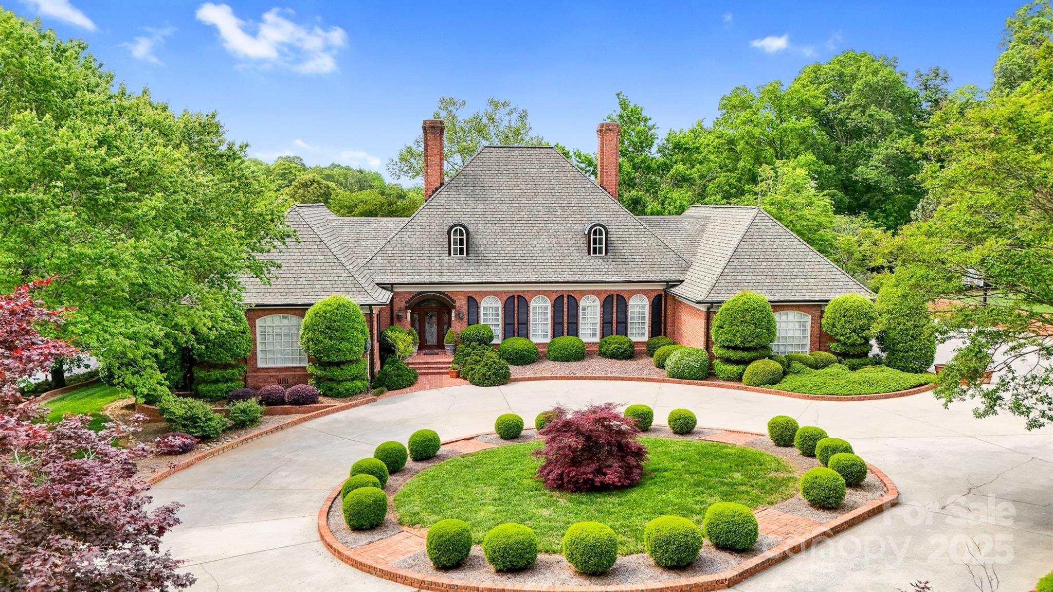 Hickory, North Carolina, 28601, United States, 4 Bedrooms Bedrooms, ,5 BathroomsBathrooms,Residential,For Sale,1942253