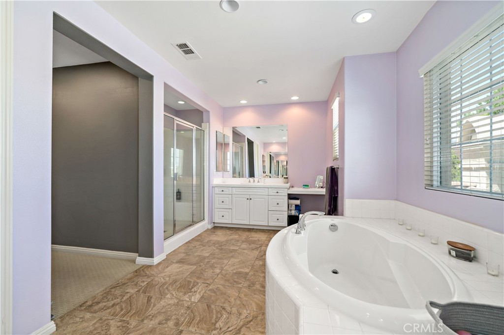 Lake Elsinore, California, 92530, United States, 5 Bedrooms Bedrooms, ,3 BathroomsBathrooms,Residential,For Sale,1881678