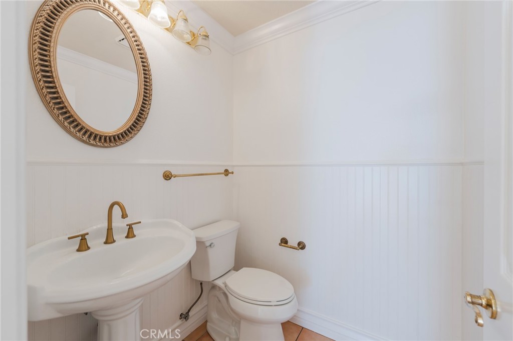 Huntington Beach, California, 92648, United States, 4 Bedrooms Bedrooms, ,3 BathroomsBathrooms,Residential,For Sale,1989716