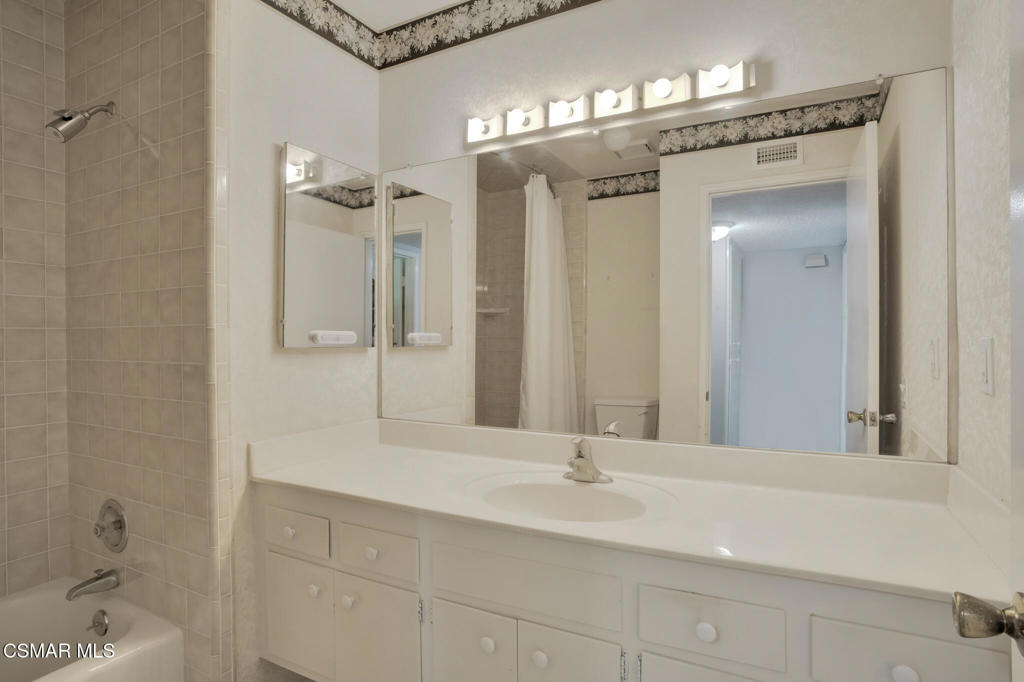 Ventura, California, 93004, United States, 4 Bedrooms Bedrooms, ,2 BathroomsBathrooms,Residential,For Sale,1930622