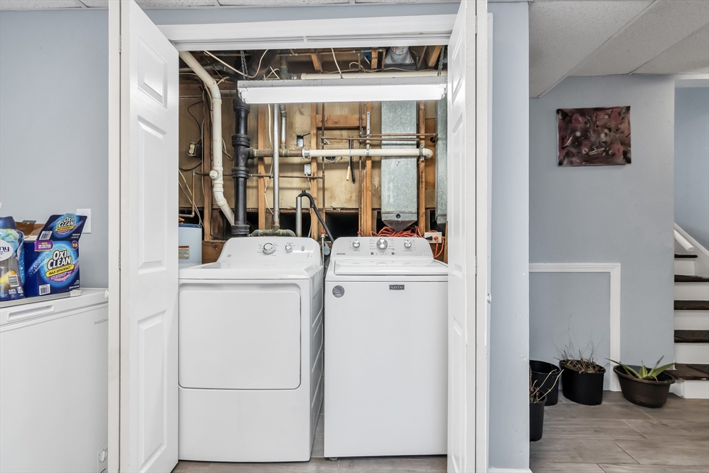 East Bridgewater, Massachusetts, 02333, United States, 3 Bedrooms Bedrooms, ,2 BathroomsBathrooms,Residential,For Sale,2009989