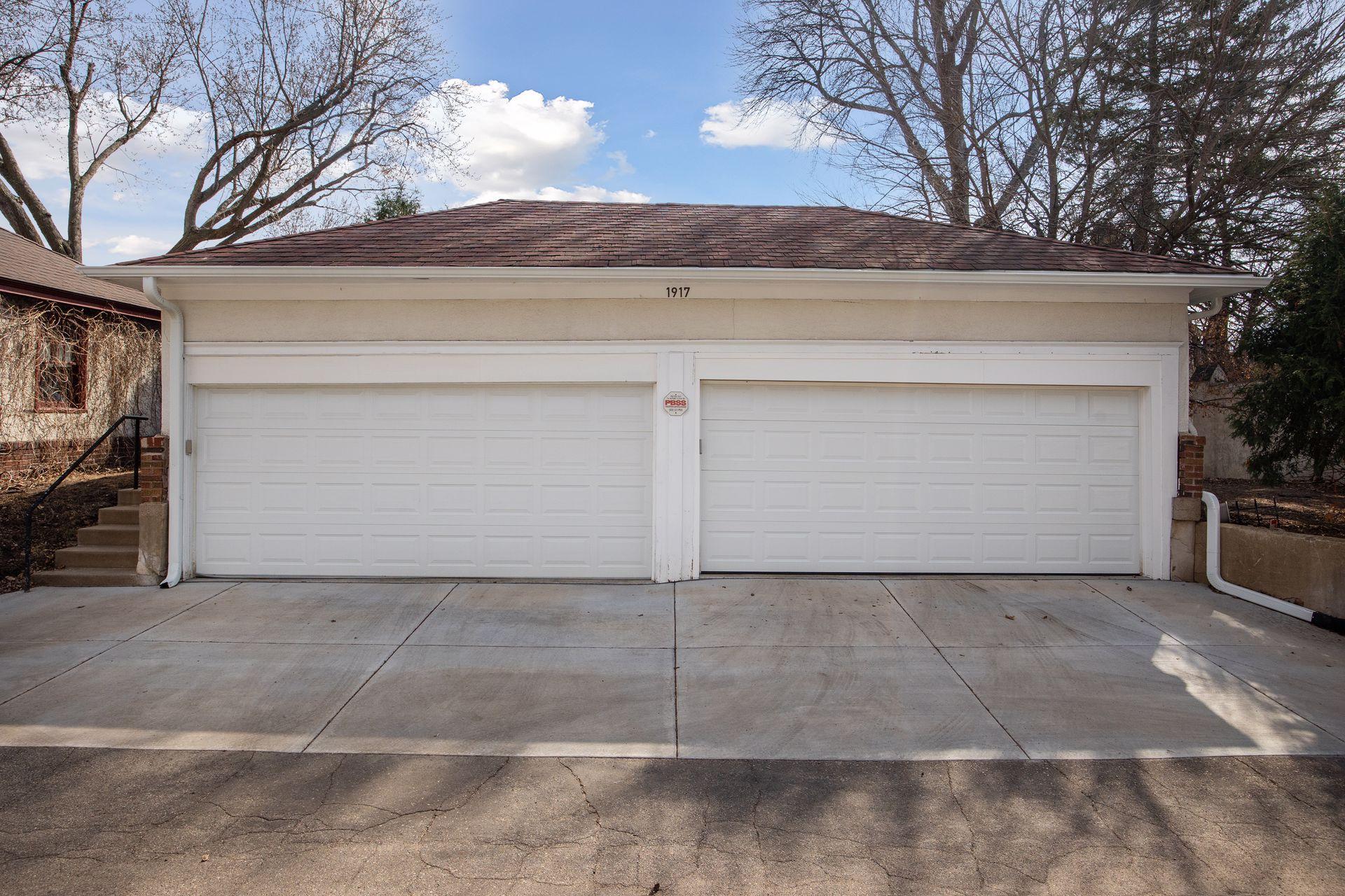 Saint Paul, Minnesota, 55105, United States, 5 Bedrooms Bedrooms, ,3 BathroomsBathrooms,Residential,For Sale,1767572