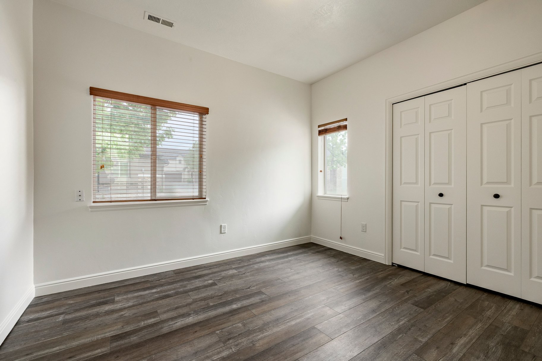 Single-level living with fenced yard in peaceful Valentine Estates - 物件實景
