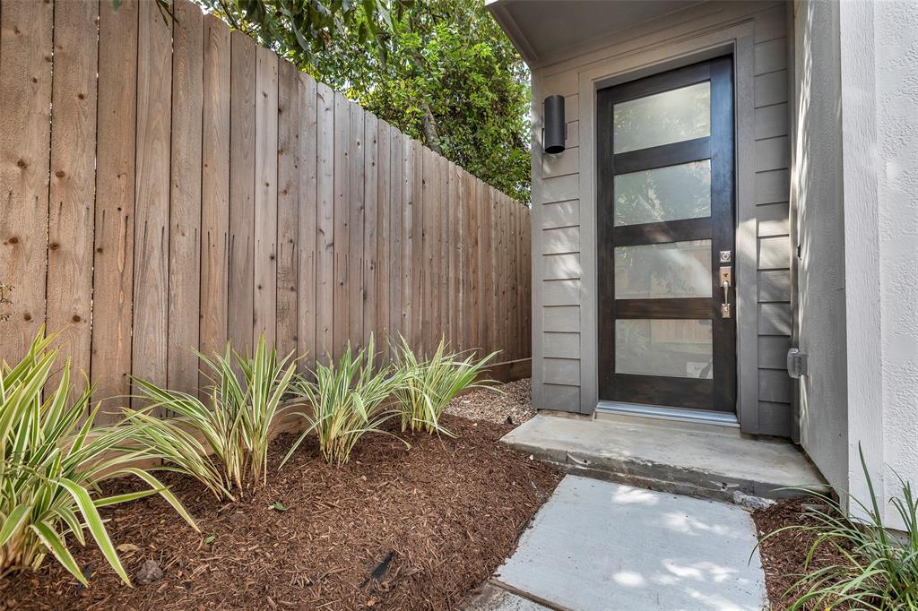 Houston, Texas, 77003, United States, 3 Bedrooms Bedrooms, ,4 BathroomsBathrooms,Residential,For Sale,1793835