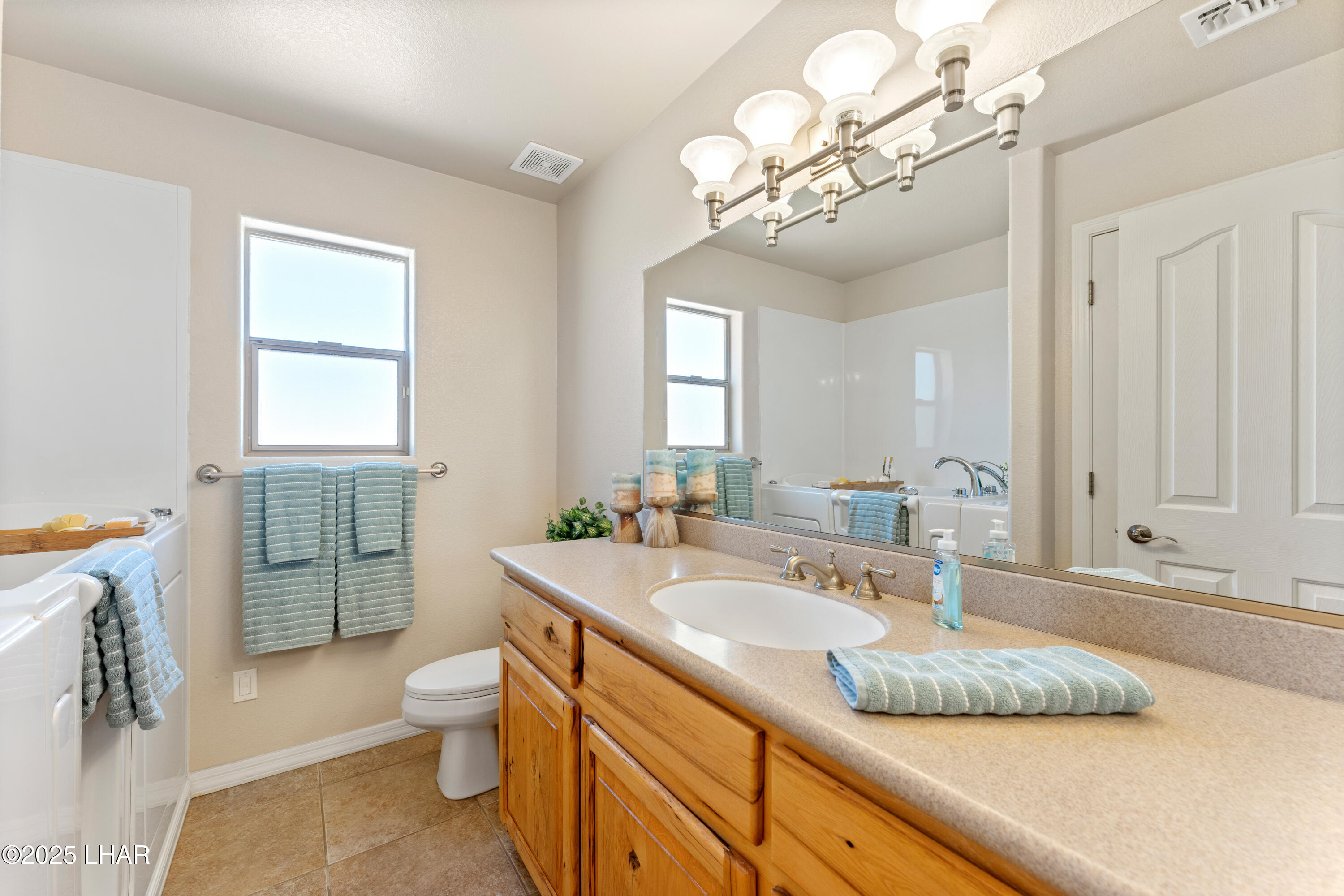 Lake Havasu City, Arizona, 86404, United States, 3 Bedrooms Bedrooms, ,1 BathroomBathrooms,Residential,For Sale,1967862