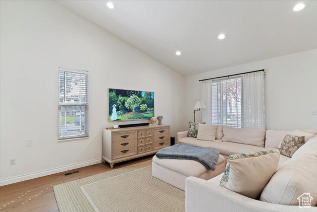 Centerville, Utah, 84014, United States, 3 Bedrooms Bedrooms, ,3 BathroomsBathrooms,Residential,For Sale,2013534