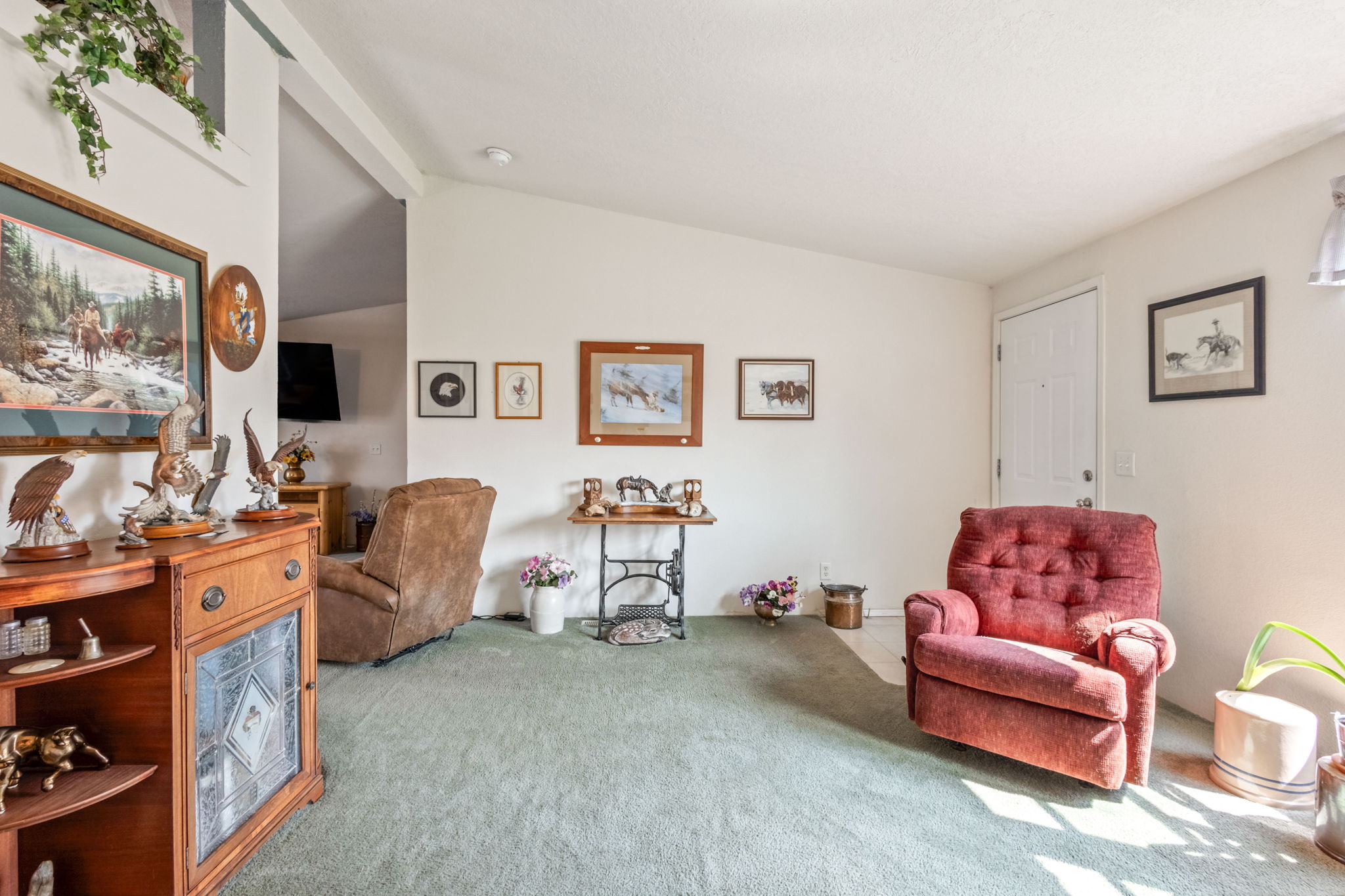 Prineville, Oregon, 97754, United States, 4 Bedrooms Bedrooms, ,2 BathroomsBathrooms,Residential,For Sale,1919985
