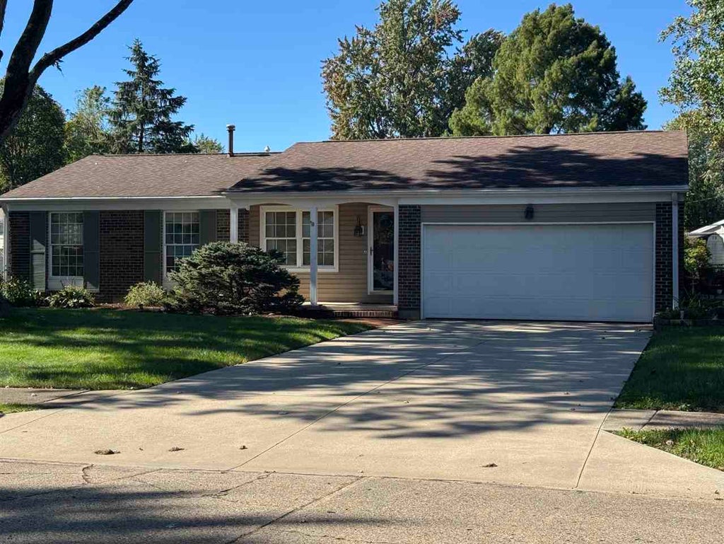 1st St, Centerville, IN 47330