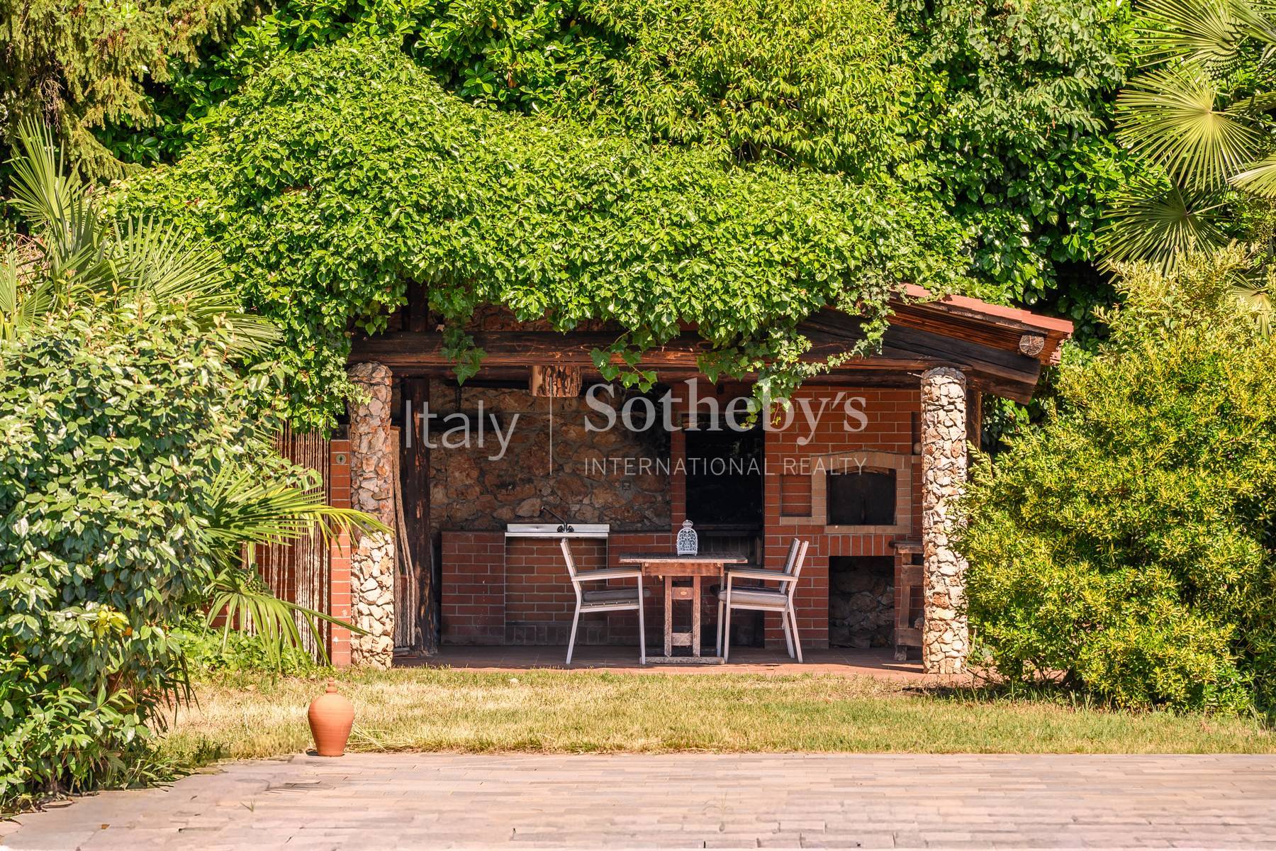  Contemporary villa with swimming pool and private park - 物件實景