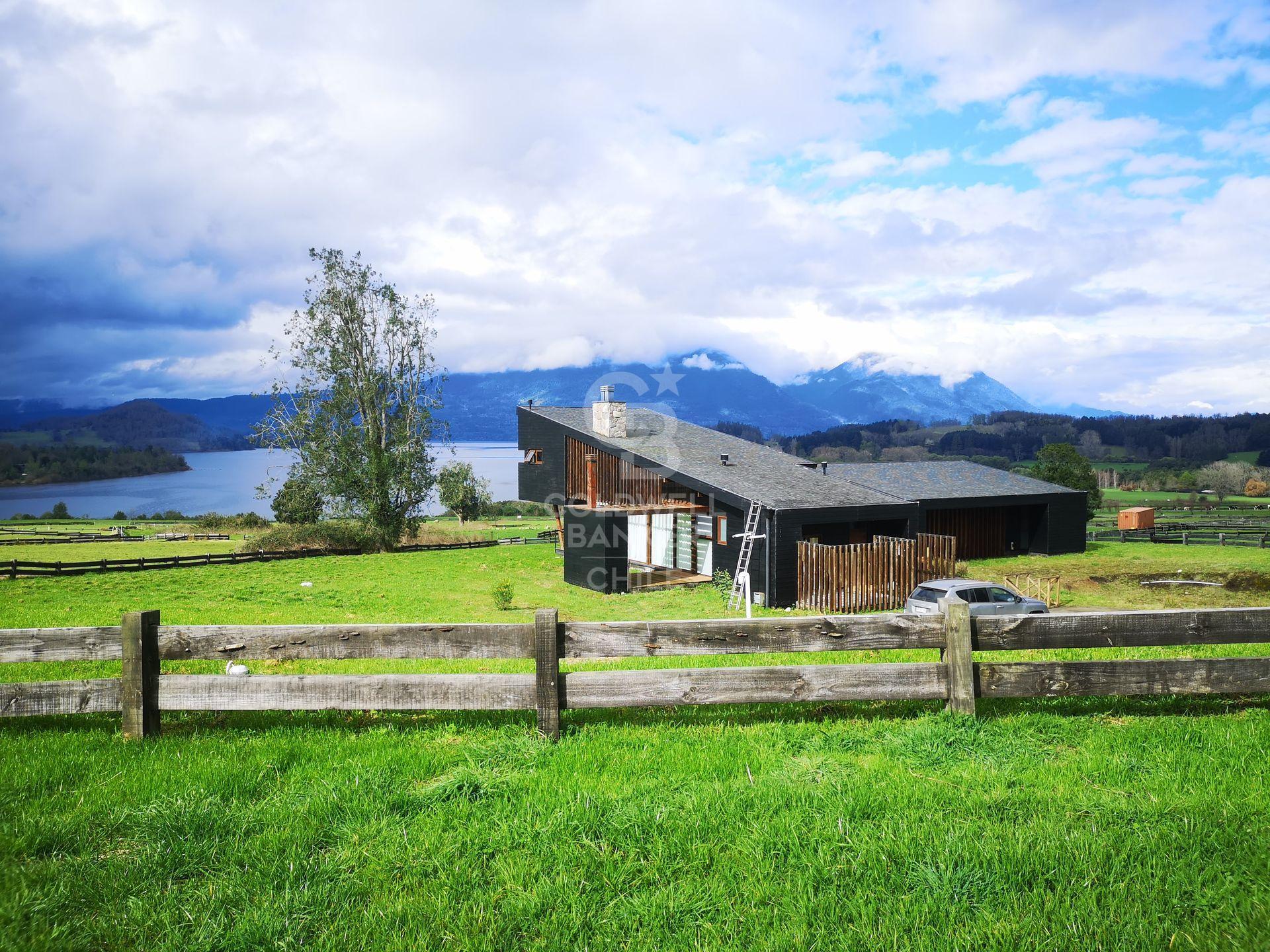 Panguipulli, Chile, 4 Bedrooms Bedrooms, ,3 BathroomsBathrooms,Residential,For Sale,1939448